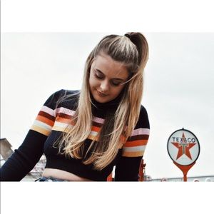 CROPPED SWEATER *HARDLY WORN*